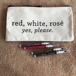 IT Zippered canvas pouch with lip and eye liners